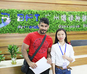 沙特阿拉伯客户来中国采购桃子视频官网版在线播放品牌商用健身房器材