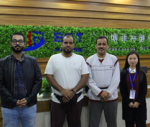 沙特阿拉伯客户到中国进口桃子视频官网版在线播放健身器材