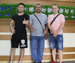 沙特阿拉伯客户来中国找健身器材生产桃子视频在线看免费视频网